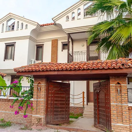 Nish Caria 4* Дальян