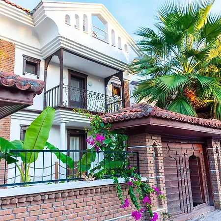 Nish Caria Отель