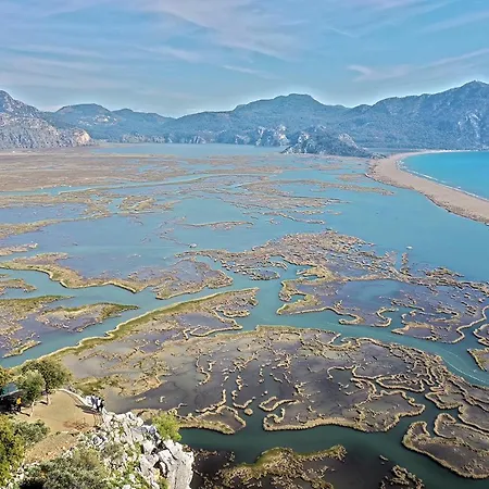 Отель Nish Caria Дальян