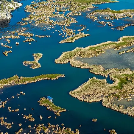 Nish Caria Szálloda 4*