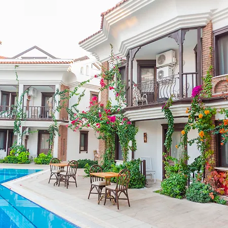 Nish Caria 4* Дальян